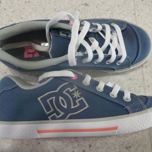 Women's DC shoes size 6